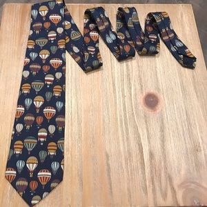Brooks Brothers all Silk hot air ballon necktie